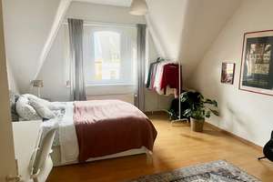 Großzügige, 3 ZKB DG- Altbauwohnung mit Einbauküche in beliebter Wohngegen, mitten in Wiesbaden – Goebenstraße 4, 65195 Westend / Bleichstraße, Wiesbaden – Vorschaubild 1