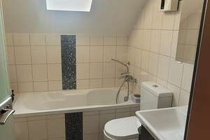 Zweifamilienhaus mit Werkstatt, Kühlraum, 9 Garagen, Carport und Freifläche – Die vollständige Adresse der Immobilie erhältst du vom Anbieter., 45886 Ückendorf, Gelsenkirchen – Vorschaubild 7