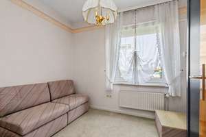 Gepflegtes 3-Fam.-Haus in verkehrsberuhigter Lage von Opladen mit bezugsfreier 4-Zimmer-EG-Wohnung! – Die vollständige Adresse der Immobilie erhältst du vom Anbieter., 51379 Opladen, Leverkusen – Vorschaubild 3