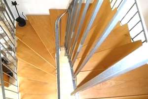 EIN STÜCK HIMMEL / 5 Zimmer Dachgeschoss-Maisonette + 2 Balkone, Einbauküche + 2 x TG. WG geeignet. – Am Haingraben 15, 65189 Südost, Wiesbaden – Vorschaubild 9