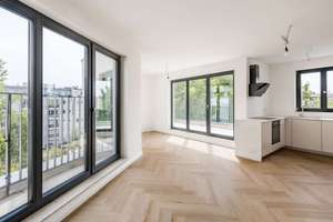 Lichtdurchflutete Wohnung in Wilhelmsruh: 2 Terrassen, moderne Einbauküche & Fußbodenheizung – Hertzstraße 19, 13158 Wilhelmsruh, Berlin – Vorschaubild 2