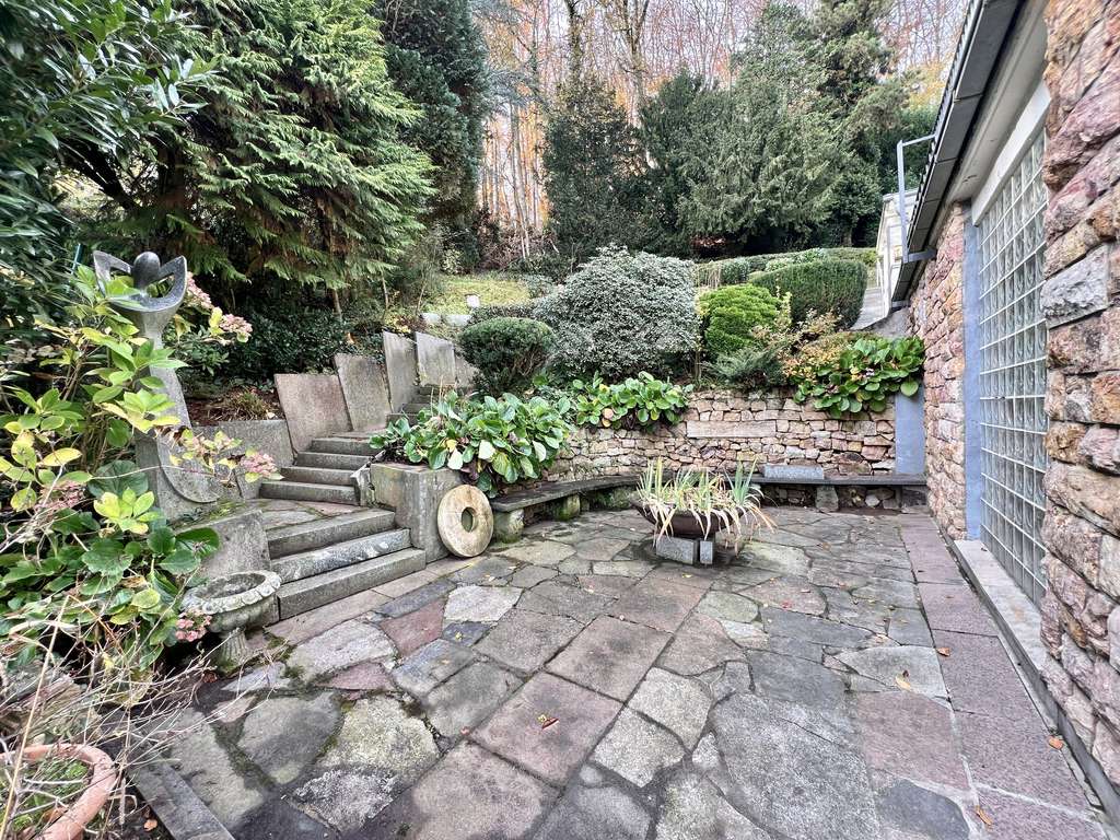 Immobilie in Lautertal - Wohntraum am Hang: Großzügiges Anwesen mit Blick ins Grüne - Bild 2