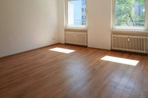 Helle 1-Zimmer-Wohnung mit großem Balkon und separater Küche – Alter Markt 28, 42275 Barmen, Wuppertal – Vorschaubild 1