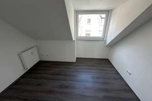 Großzügige und Helle 4-Raum-Dachgeschosswohnung mit Balkon – Die vollständige Adresse der Immobilie erhältst du vom Anbieter., 45359 Frintrop, Essen – Vorschaubild 10