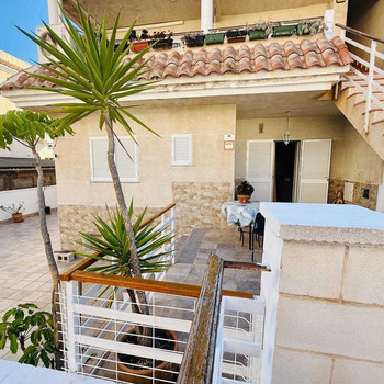 Erdgeschoss mit 3 Schlafzimmern, großer Terrasse, Pool und Garage in Los Collados