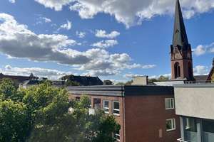 Neubau mit Aufzug: Traumhafte Endetage mit Balkon und 32 m² Dachgarten (courtagefrei!) – Bogenallee 8, 20144 Harvestehude, Hamburg – Vorschaubild 1