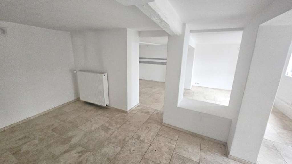 Immobilie in Neustadt an der Weinstraße - Idyllisches Wohnen in saniertem EFH (ohne PkW-Stellplatz und ohne Garten) in Neustadt-MUSSBACH - Bild 2