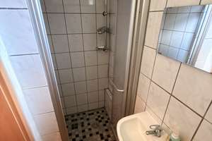 3 Zi. Wohnung mit neuer EBK, eigenem Eingang & Garten in Bad Cannstatt – Gnesenerstr. 70, 70374 Schmidener Vorstadt, Stuttgart – Vorschaubild 15