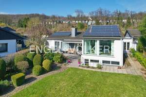 Großzügiger Bungalow auf sonnigem Grundstück mit viel Privatsphäre – Die vollständige Adresse der Immobilie erhältst du vom Anbieter., 58239 Schwerte – Vorschaubild 1