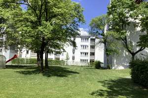 Ganz oben: : schöne  renovierte 3 Zimmer Whg. mit Essdiele und Südterrasse – Karl-Witthalm-Str. 25, 81375 Neuhadern, München – Vorschaubild 5