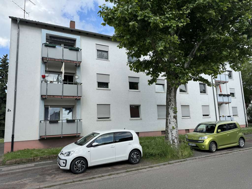 Kapitalanlage mit ca. 7 % Rendite! Hochwertige 3-Zimmer-Wohnung – Saniert und Möbliert!