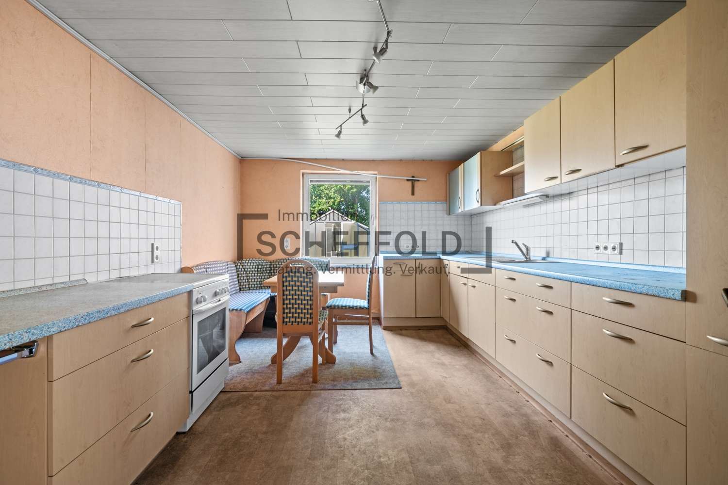 Immobilie in Maselheim - Mit großem Potential! Idyllisches Einfamilienhaus mit Ökonomiegebäude und großzügigem Grundstück - Bild 3