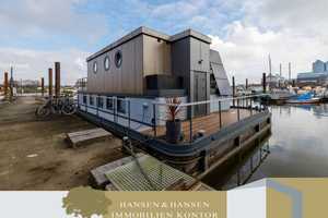 Maritimes Wohnen neu gedacht – Stilvolles, energieeffizientes Hausboot mit hochwertiger Ausstattung – Hamburg – Vorschaubild 1