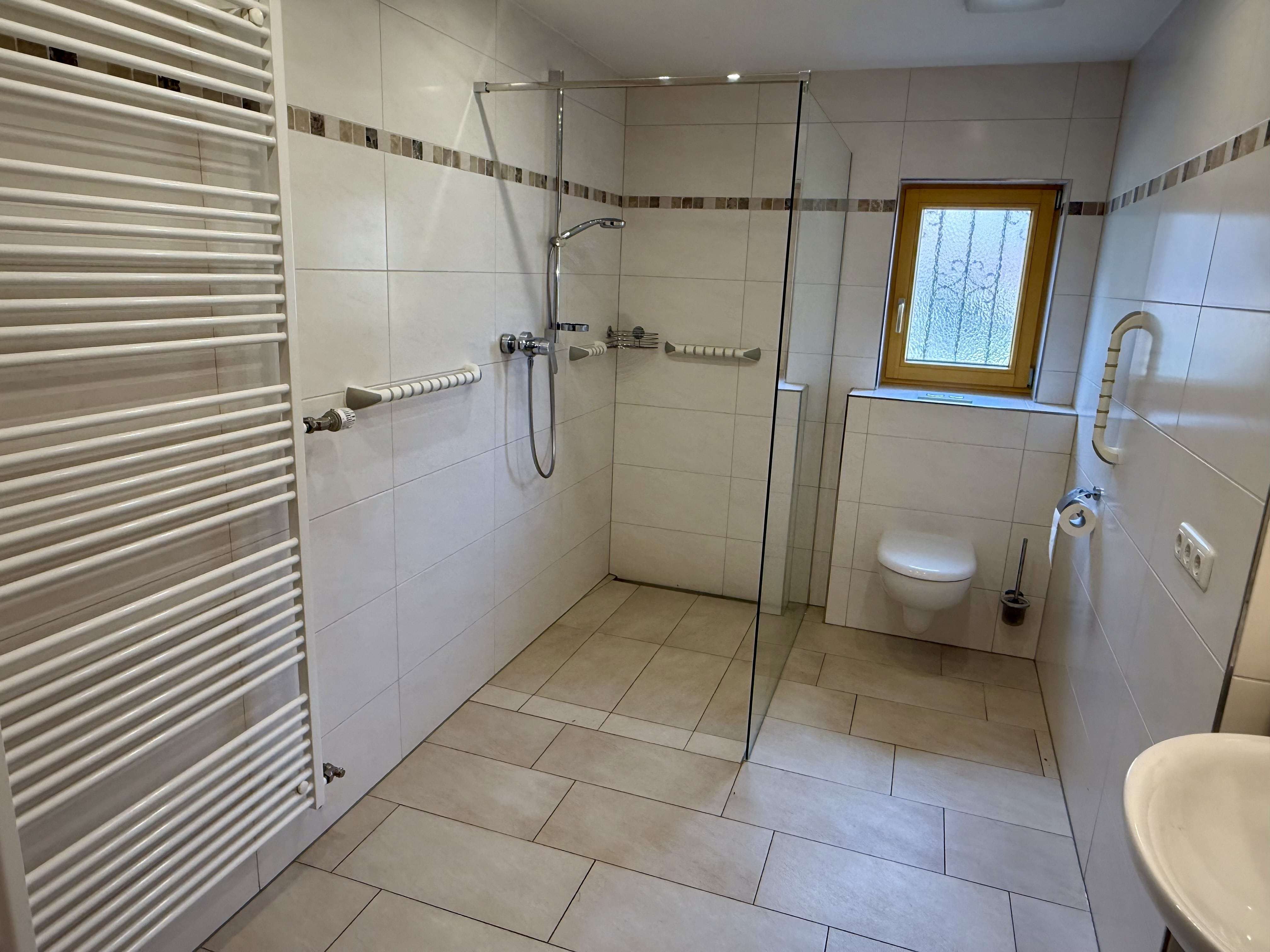 Immobilie in Grainau - Renovierungsbedürftiges Einfamilienhaus in sonniger Lage von Grainau - Bild 8