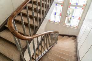 Ein ganzes Stockwerk im Kulturdenkmal:6 Zimmer, 150m²,  über 3m Deckenhöhe, Stellplatz, Ofen, Balkon – 70180 Lehen, Stuttgart – Vorschaubild 47