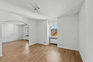 Wunderschöne 4-Zimmer-Altbauwohnung zum direkten Einzug in Frankfurt-Fechenheim