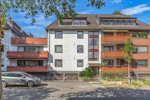Bremen - Schwachhausen (Bürgerpark) / 2 Zimmer Wohnung mit Dachterrasse, Fahrstuhl und Garage