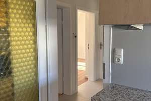 Geräumige und helle Altbauwohnung mit Dachterrasse in bester Karlsfelder Lage – Blumenstraße 34, 85757 Karlsfeld – Vorschaubild 7
