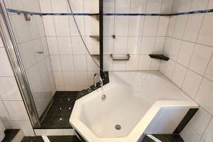 STILVOLLE 3 ZIMMER WOHNUNG MIT WEITBLICK ÜBER´S TAL. NÄHE INNENSTADT UND DER UNI – Die vollständige Adresse der Immobilie erhältst du vom Anbieter., 42119 Elberfeld, Wuppertal – Vorschaubild 8