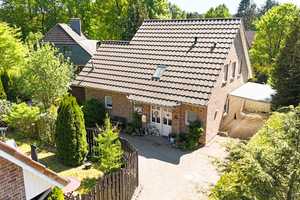 Jesteburg-Lüllau, TOP 4-Zi.-EFH / KW85 / Bj. 2011 / 123m² Wfl. / 566m² Grdst. / Carport