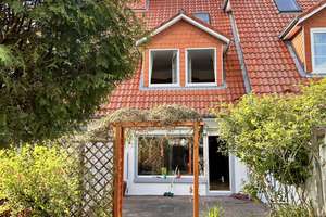 Gepflegtes Reihenmittelhaus in St. Jürgen mit ca. 100 m², 5 Z, Terrasse & Stellplatz