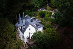 Exklusive Denkmalvilla in Dresden-Loschwitz mit Elbblick und außergewöhnlicher Privatsphäre