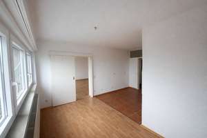 Exklusives Reihen-Endhaus mit zwei Wohneinheiten und Panoramablick über Saarbrücken – flexibel n – Die vollständige Adresse der Immobilie erhältst du vom Anbieter., 66121 Eschberg, Saarbrücken – Vorschaubild 9