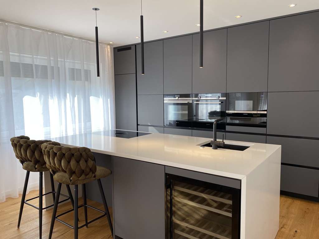 Immobilie in Anzing - Einfamilienhaus mit sonnigem Garten, Kamin und ausgebautem Souterrain! - Bild 0