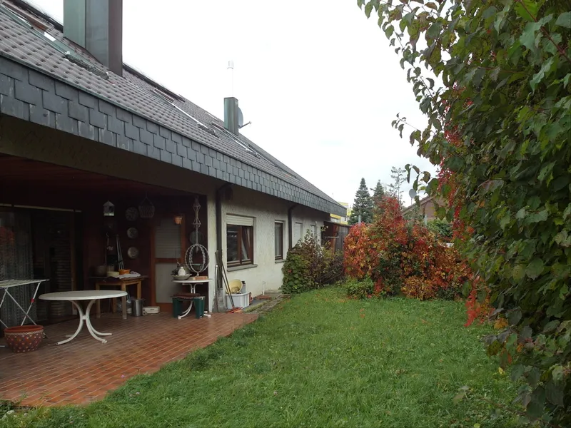 12Rm House – Weil im Schönbuch – Dachgeschosswohnung & garden