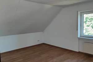 Wohnen in Schloss Neuhaus: Vier-Zimmer-Dachgeschosswohnung in Paderborn – Krakostraße 3, 33104 Schloß Neuhaus, Paderborn – Vorschaubild 3