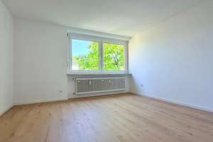 Modernisierte 2-Zimmer-Dachgeschosswohnung in München-Obersendling – Die vollständige Adresse der Immobilie erhältst du vom Anbieter., 81379 Obersendling, München – Vorschaubild 1