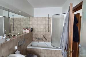 Wohnen mit Charakter: 3-Zimmer-Wohnung in Düsseldorf-Lichtenbroich mit drei Balkonen und Kamin – Die vollständige Adresse der Immobilie erhältst du vom Anbieter., 40472 Lichtenbroich, Düsseldorf – Vorschaubild 7