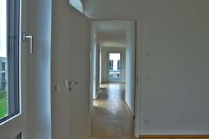 Attraktive 2-Zimmer-Dachgeschosswohnung mit Einbauküche und großen Balkon in München – Sammy-Drechsel-Str. 31, 81737 Altperlach, München – Vorschaubild 6