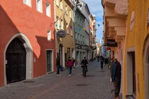 76m² Altbau-Juwel Obere Bachgasse: Viel Platz & EBK – Ideal für Paare – Obere Bachgasse 12, 93047 Innenstadt, Regensburg – Vorschaubild 1
