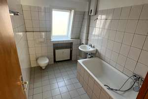 Helle, großzügige Wohnung mit viel Platz & Potenzial – zentral gelegen – Bernhardstr. 3, 47166 Neumühl, Duisburg – Vorschaubild 4