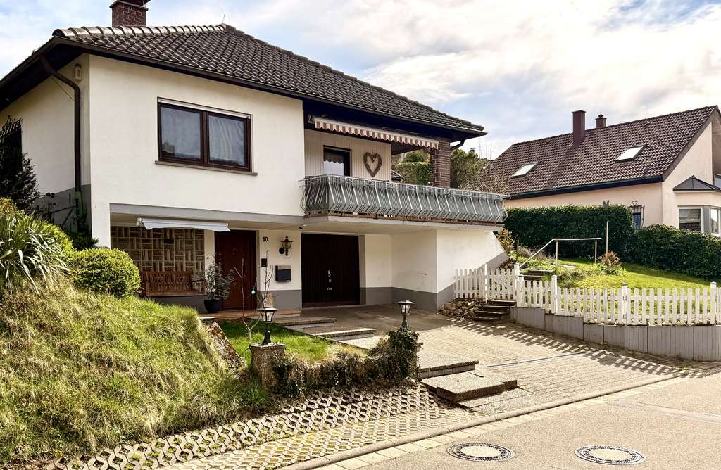 Immobilie in Sexau - SEXAU Freistehendes Einfamilienhaus-Hanglage mit Blick zur Hochburg - Bild 0