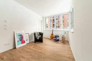 Wohnen an der Saale - Stadtvilla mit viel Komfort, Terrasse und Garten, Garage – Zum Böllberger Ufer 10, 6128 Halle (Saale) – Vorschaubild 3
