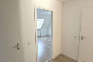 5-Zimmer auf zwei Ebenen - frisch renoviert mit Balkon – 45147 Holsterhausen, Essen – Vorschaubild 17