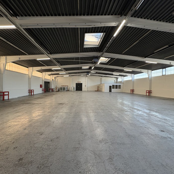 ca. 1.200 m² großes Rampenlager mit Meisterbüro