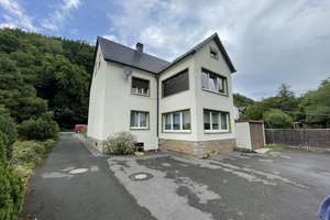 Renovierungsbedürftiges 2-Familienhaus mit 4 Pkw-Garagen in grüner Wohnlage von Hagen-Rummenohl – Die vollständige Adresse der Immobilie erhältst du vom Anbieter., 58091 Dahl, Hagen – Vorschaubild 2