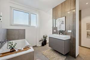 Letzte Panorama Villa Wiesbaden: 258 m² kinderfreundliches Wohnen - kurzfristig bezugsfertig – Anhalterweg 2, 65191 Bierstadt, Wiesbaden – Vorschaubild 12