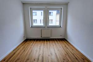 ESSEN-HOLSTERHAUSEN ++ FUßLÄUFIG ZUM UNI-KLINIKUM ++2. OG++3 Zi.++ BALKON ++ 1x KFZ-STELLPL. AM HAUS – Die vollständige Adresse der Immobilie erhältst du vom Anbieter., 45147 Holsterhausen, Essen – Vorschaubild 7
