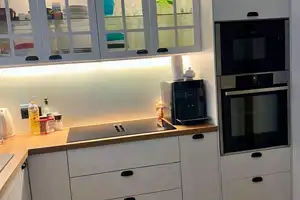 Attraktive und gepflegte 5-Raum-Doppelhaushälfte mit gehobener Innenausstattung und EBK in Rödermark – Hauptstraße 33A, 63322 Offenbach (Kreis) – Vorschaubild 1