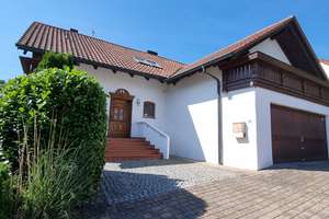 WO WOHNEN ZUM WOHLFÜHLEN WIRD - TRAUMHAUS IN BUCH AM ERLBACH – Am Griesberg 14, 84172 Buch am Erlbach – Vorschaubild 1