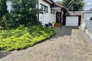 Bungalow mit Atrium und großem Garten – Neuss (Rhein-Kreis) – Vorschaubild 1