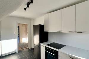 Von Privat, 1A-Lage am Kaiserleikreisel – Helle, neu renovierte 2-Zimmer-Wohnung mit Balkon – 63067 Ledermuseum, Offenbach am Main – Vorschaubild 2