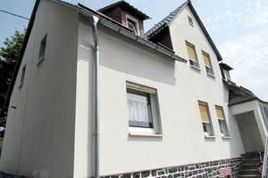 6-Zimmer-Einfamilienhaus mit Garten, Kaminofen und Stellplatz! – Die vollständige Adresse der Immobilie erhältst du vom Anbieter., 56477 Rennerod – Vorschaubild 1