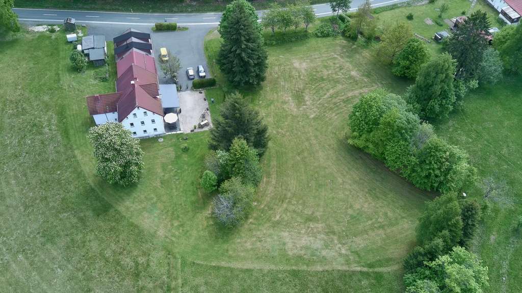 Immobilie in Warmensteinach - Idyll im Fichtelgebirge mit umfangreichen Nutzungsmöglichkeiten - Bild 2