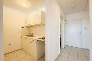 Helles 1-Zimmer-Apartment mit separater Küche und Loggia mit Weitblick – Die vollständige Adresse der Immobilie erhältst du vom Anbieter., 81476 Forstenried, München – Vorschaubild 8