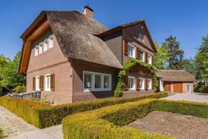 Reetgedeckte Fabrikantenvilla am Krefelder Stadtwald – ein Anwesen von absoluter Seltenheit! – Die vollständige Adresse der Immobilie erhältst du vom Anbieter., 47800 Bockum, Krefeld – Vorschaubild 2
